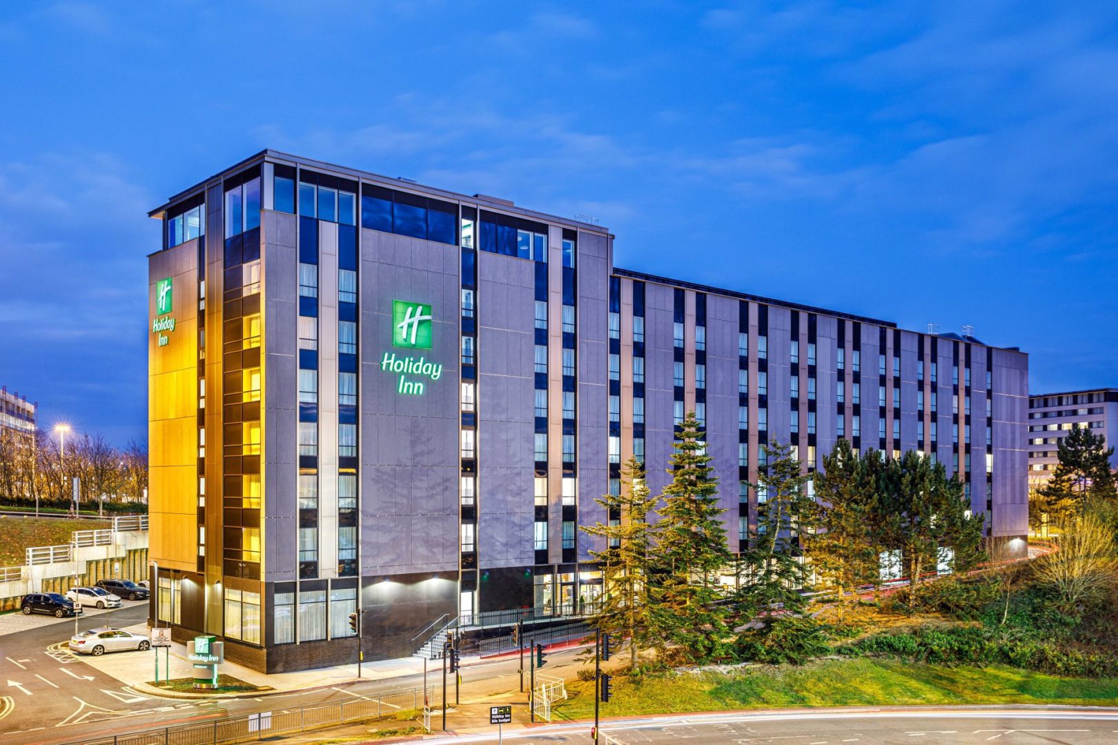 SUMMER SALE 4-Day Park, Stay & Go - Holiday Inn Manchester Airport